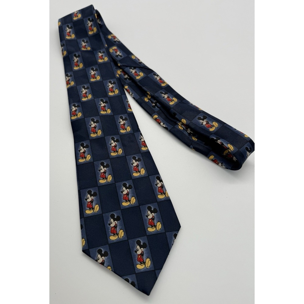 Vintage‎ Disney Store Mickey Mouse Tie   100% Silk.